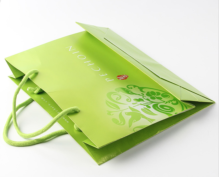 手提紙袋合版印刷與專(zhuān)版印刷的區(qū)別