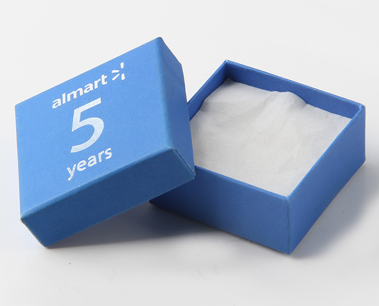 耳環(huán)的包裝盒如果在訂做時(shí)使用快速固著的油墨，效率1倍以上！