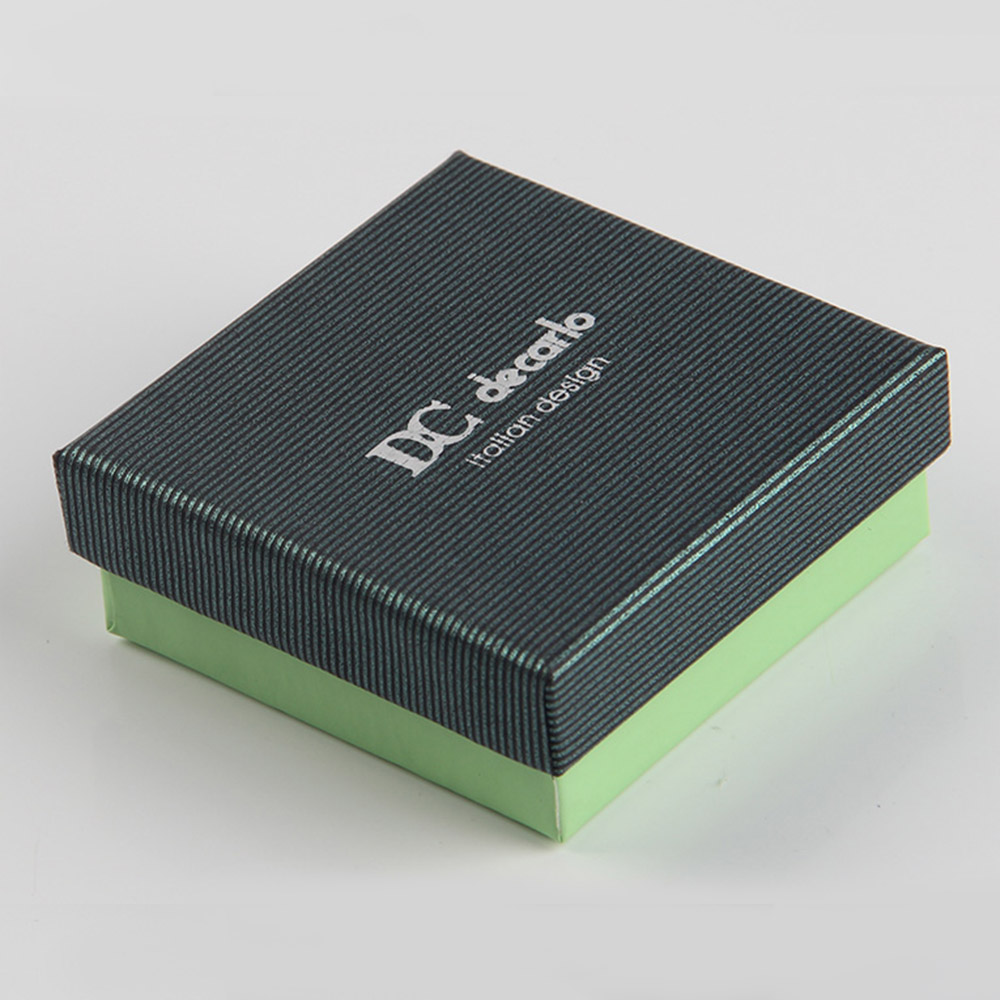 珠寶精裝盒定做最大的內(nèi)托勁敵居然是異味！